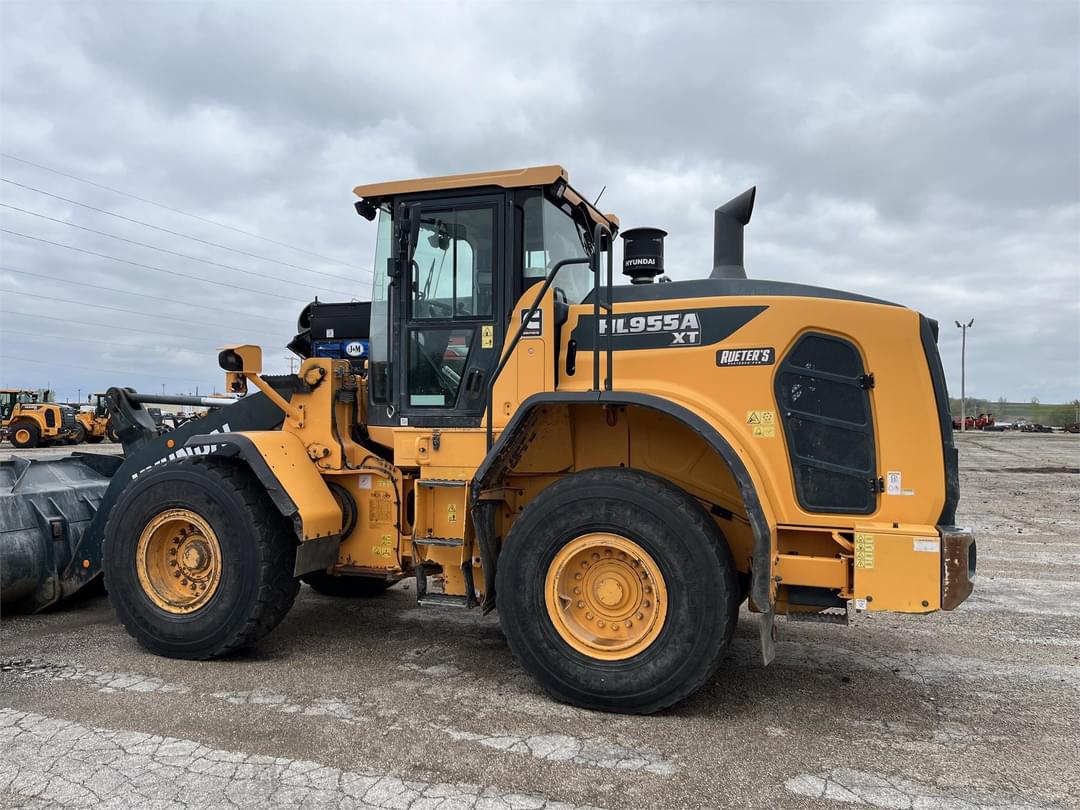 Image of Hyundai HL955AXT Image 1