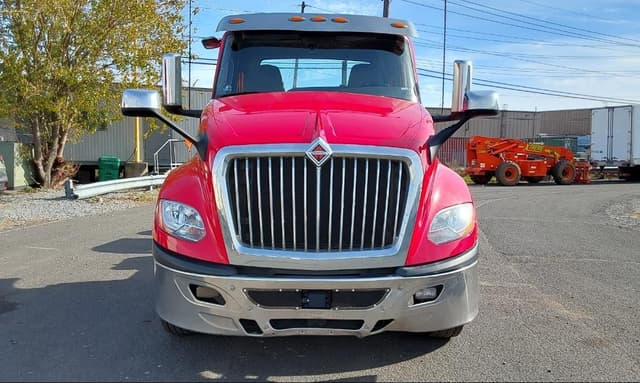 Image of International LT equipment image 1