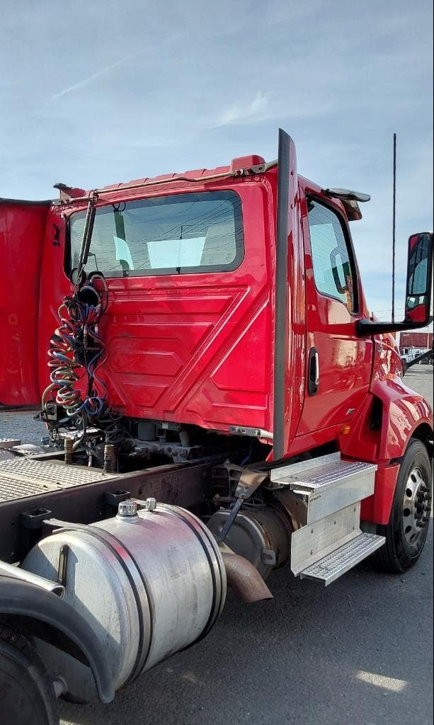 Image of International LT equipment image 4