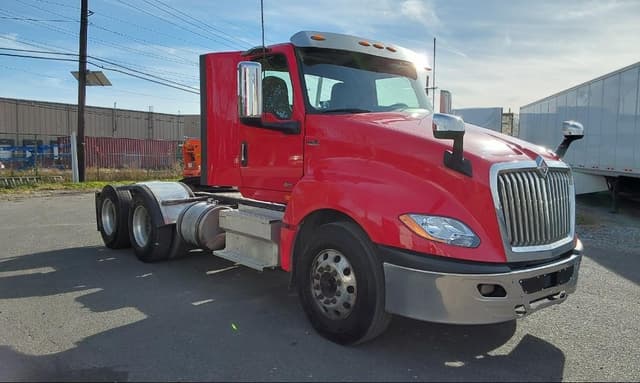 Image of International LT equipment image 2