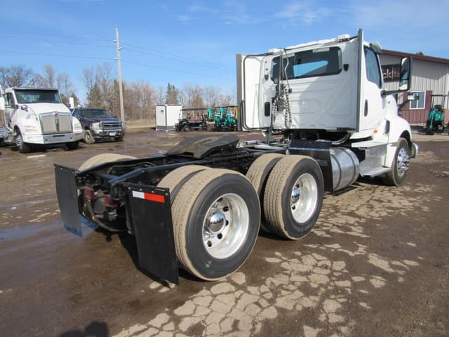 Image of International LT625 equipment image 3