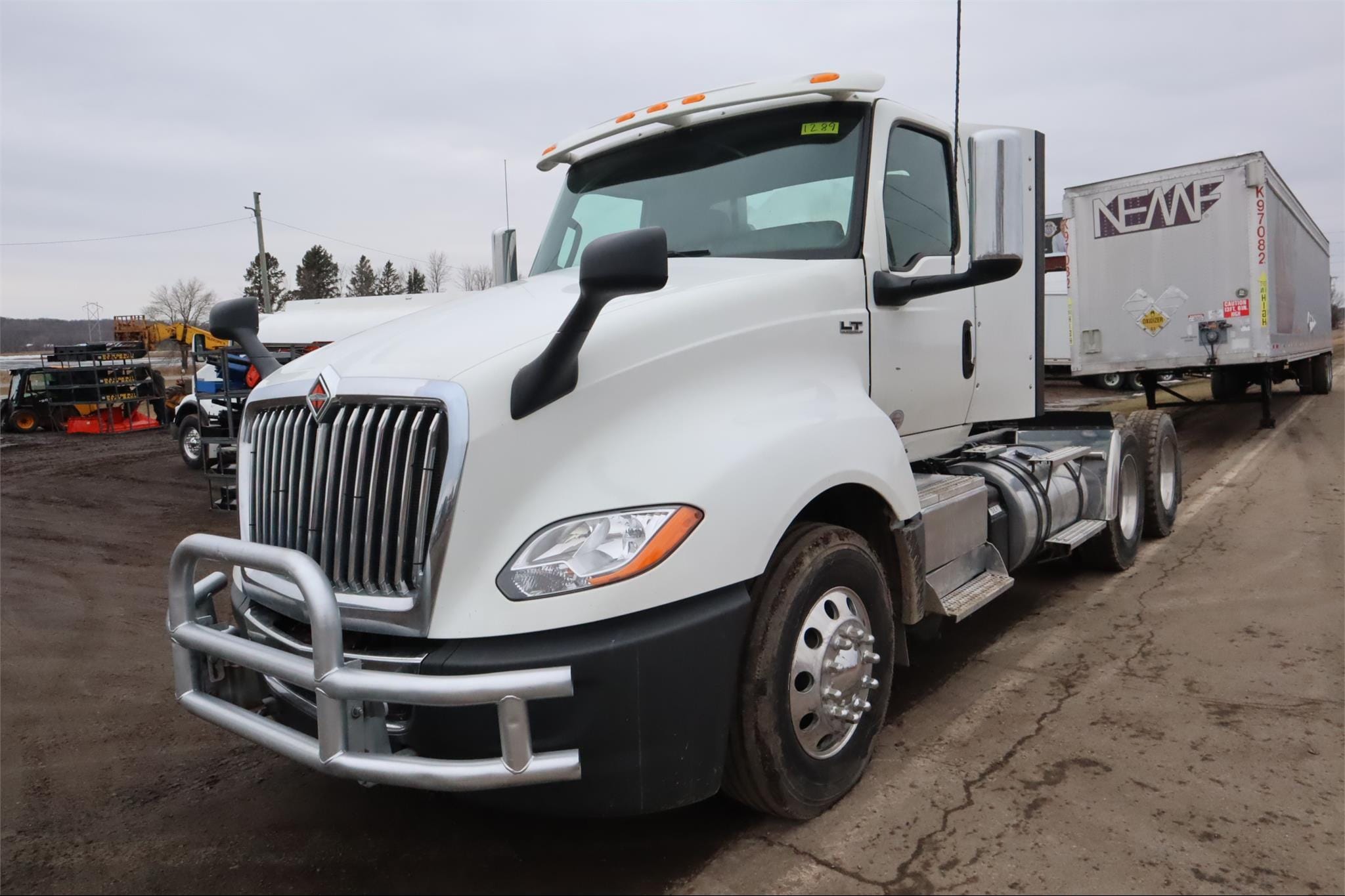 2021 International LT Equipment Image0