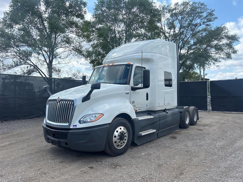 2021 International LT625 Equipment Image0