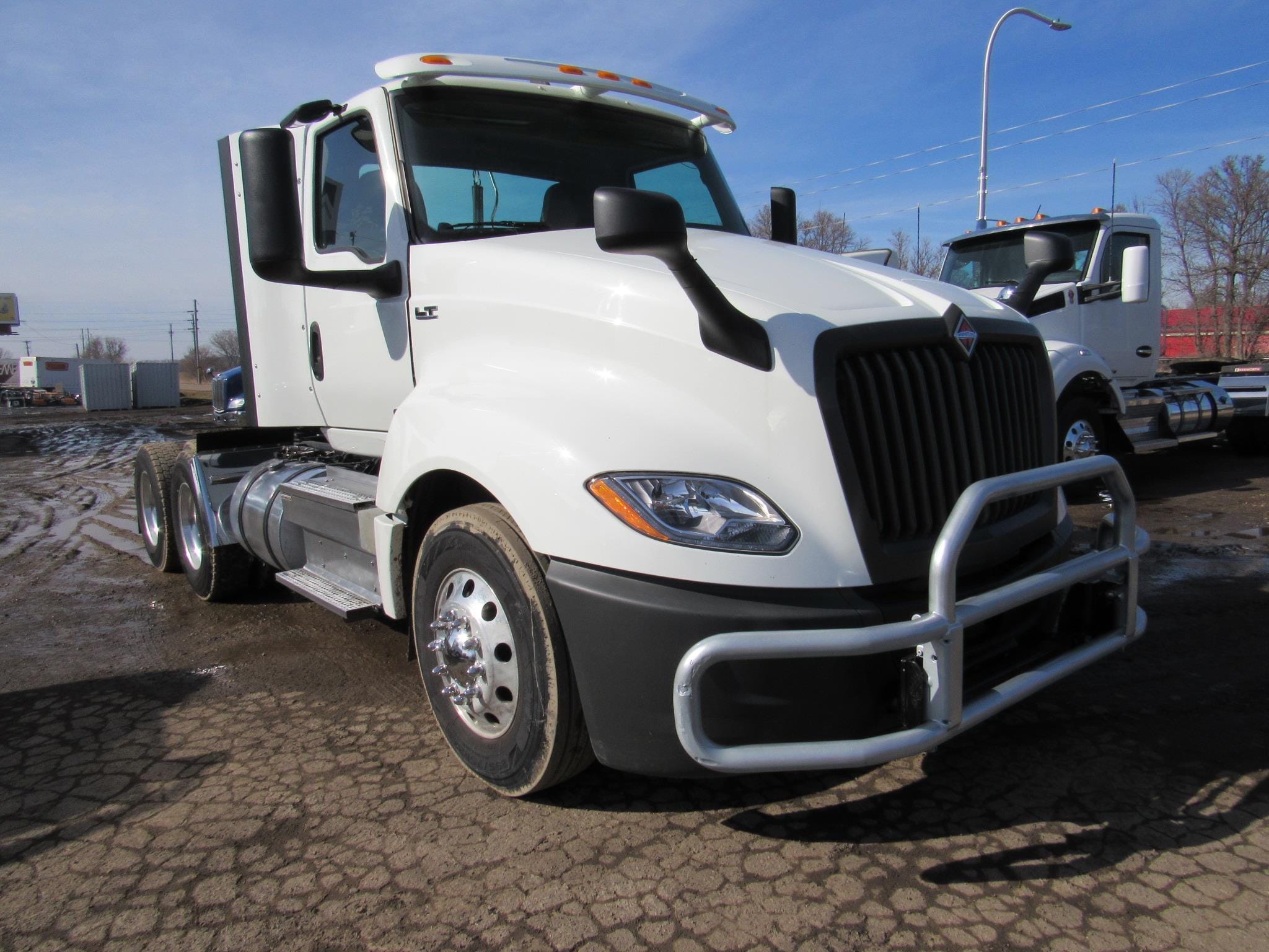 2021 International LT625 Equipment Image0