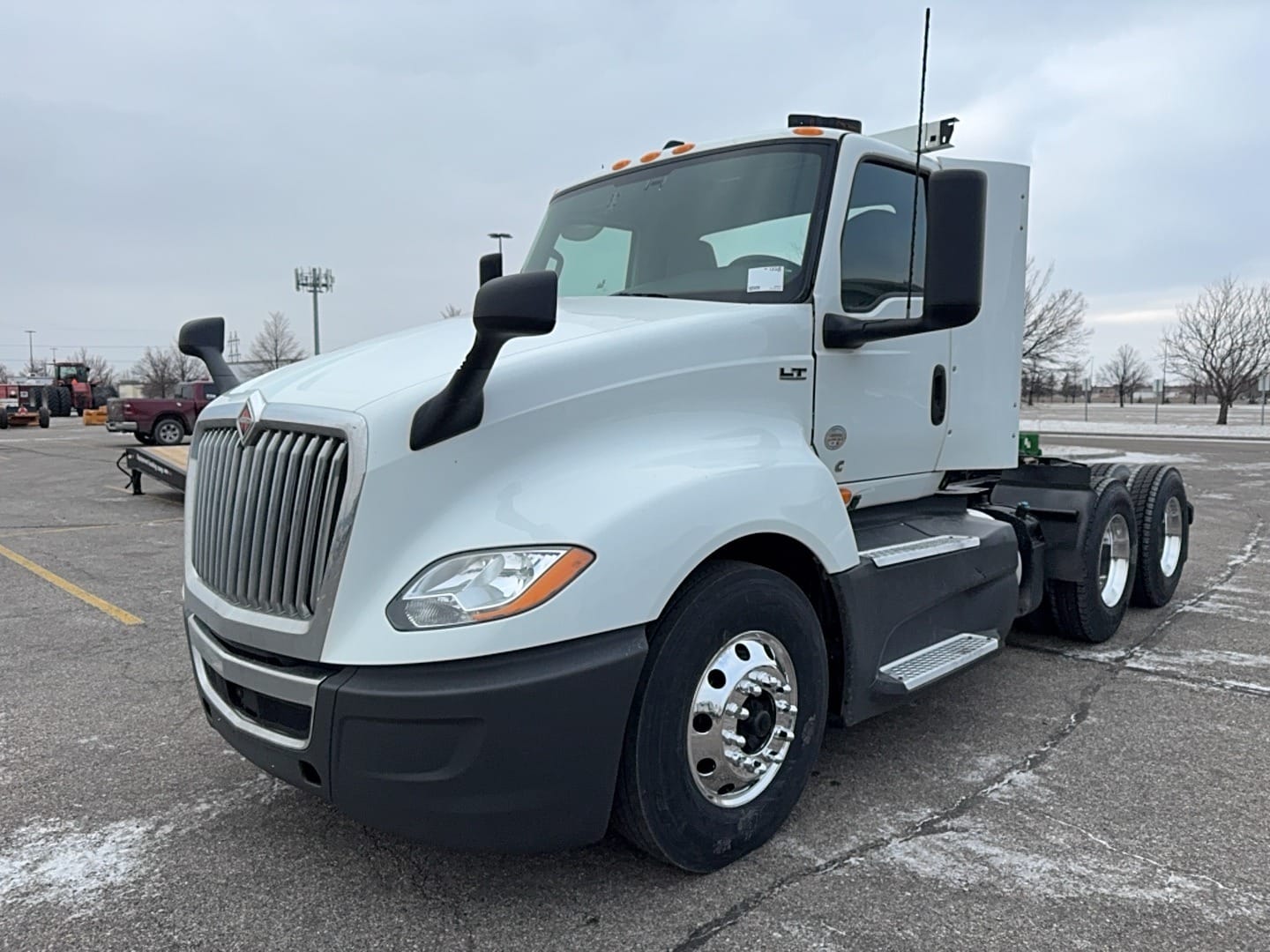 2021 International LT625 Equipment Image0