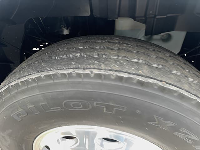 Image of International LT625 equipment image 4