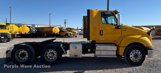 Image of International LT625 equipment image 3