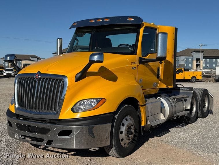 2021 International LT625 Equipment Image0