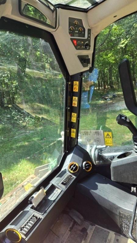 Image of JCB 270T equipment image 2