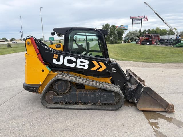 Image of JCB 3TS-8T equipment image 4