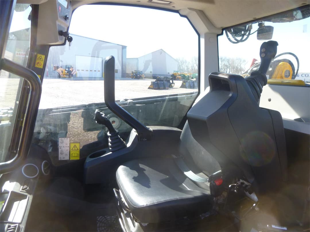 Image of JCB 3TS-8T Image 0