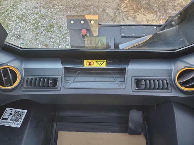 Image of JCB 3TS-8T equipment image 4