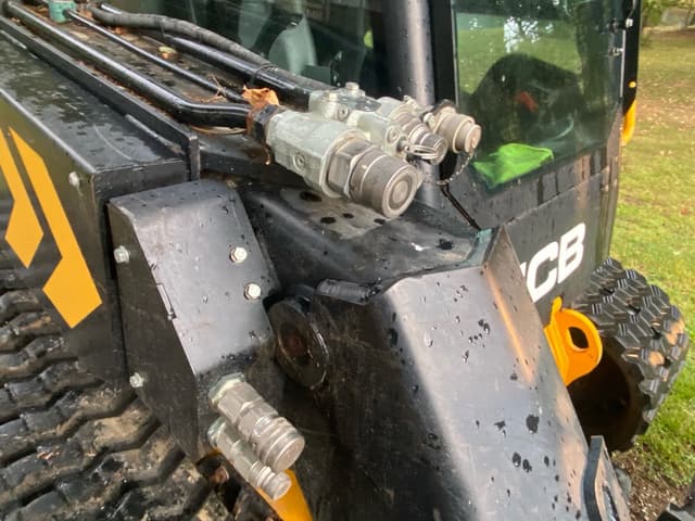 Image of JCB 3TS-8T equipment image 3