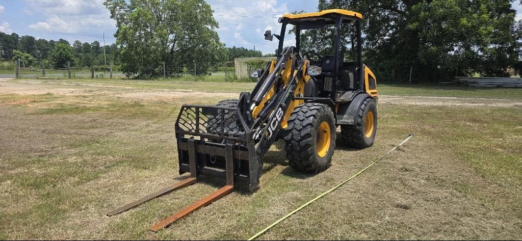 Image of JCB 407 Primary image