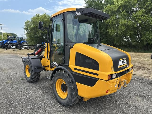Image of JCB 407 Agri equipment image 2