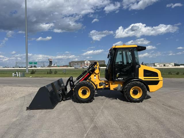 Image of JCB 407 Agri equipment image 2