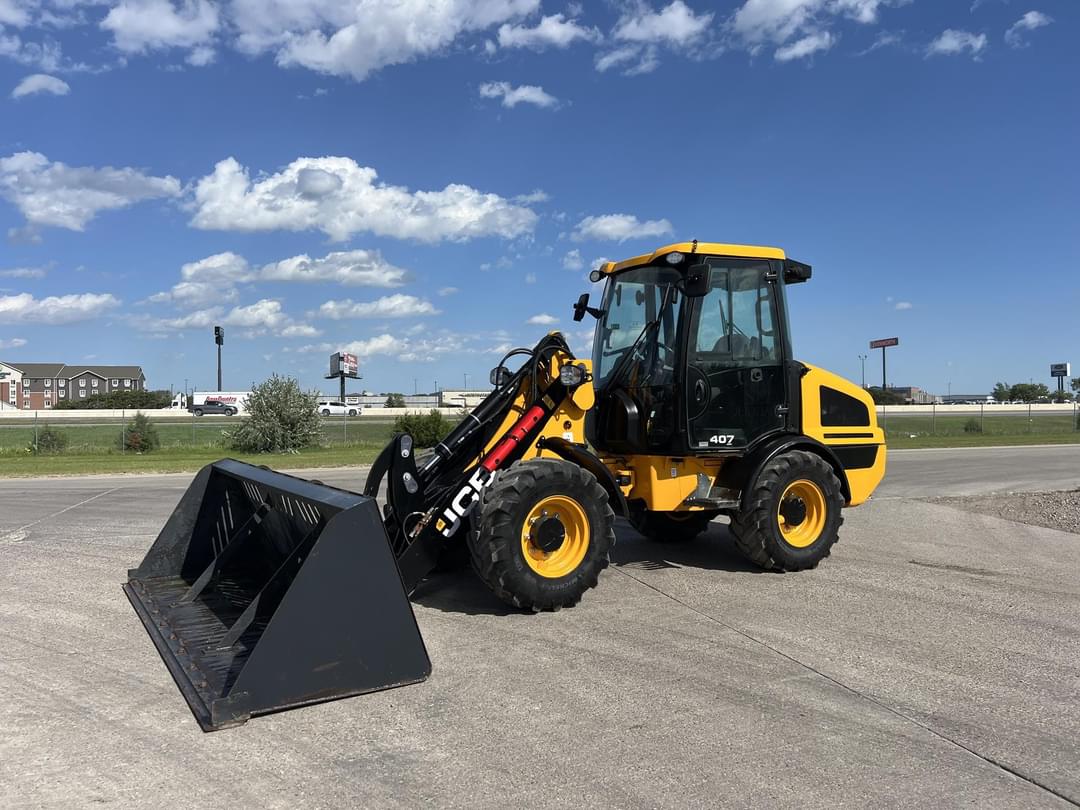 Image of JCB 407 Agri Primary image