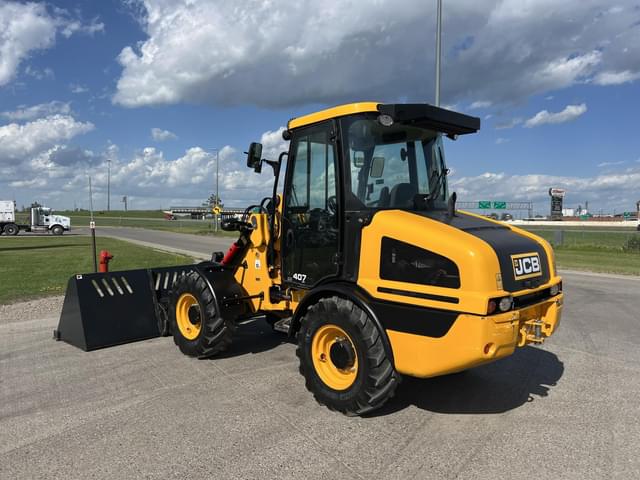 Image of JCB 407 Agri equipment image 3