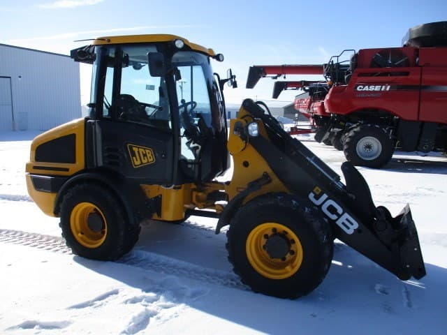 Image of JCB 407 equipment image 3