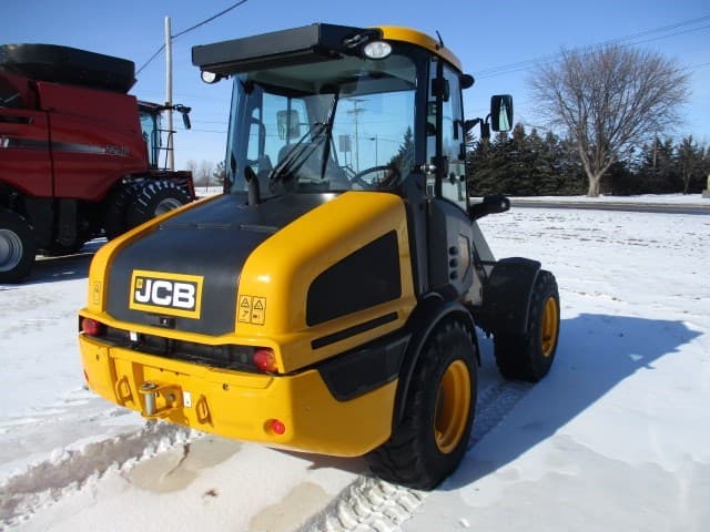Image of JCB 407 equipment image 2