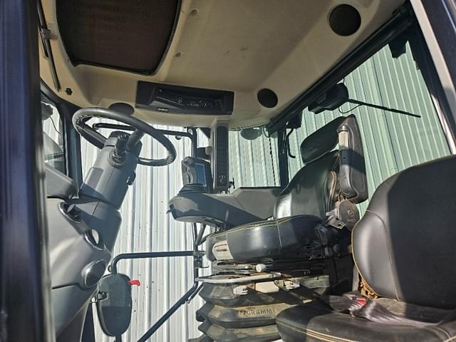 Image of JCB Fastrac 4220 equipment image 4