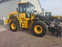 2021 JCB 427 Agri Image