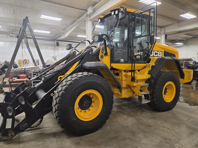Image of JCB 427 Agri equipment image 1