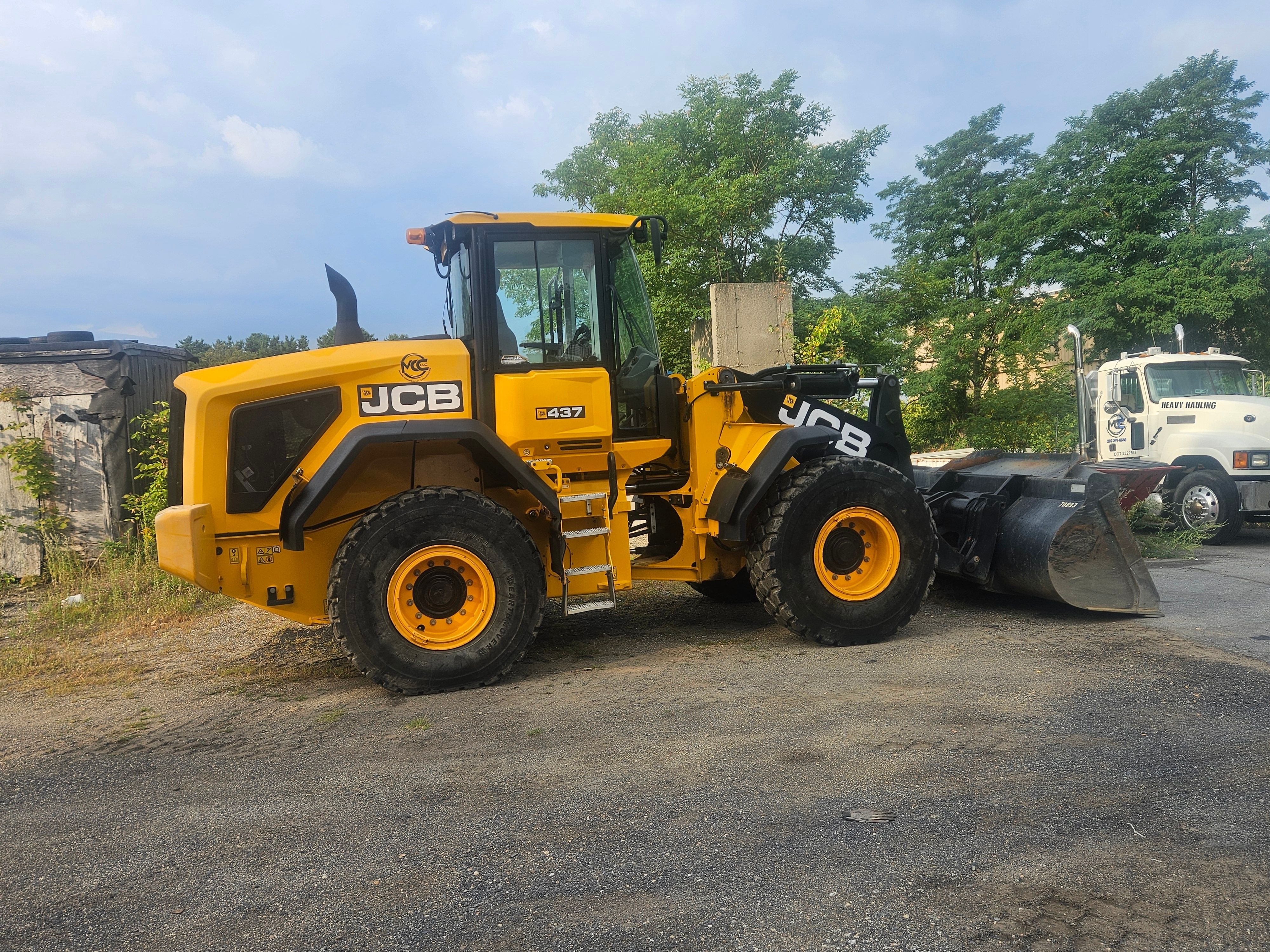 2021 JCB 437 Equipment Image0