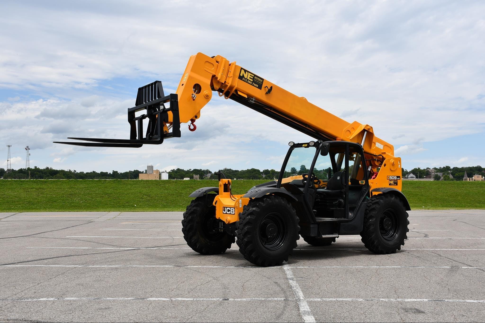 2021 JCB 509-42 Equipment Image0