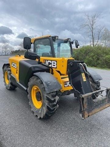 2021 JCB 525-60 Agri Plus Equipment Image0