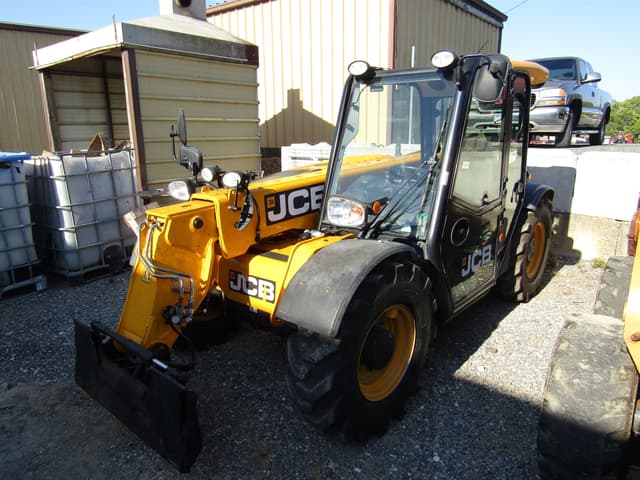 Image of JCB 525-60 Agri Plus equipment image 2