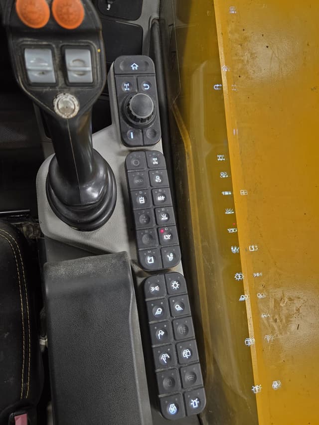 Image of JCB 542-70 Agri Plus equipment image 2