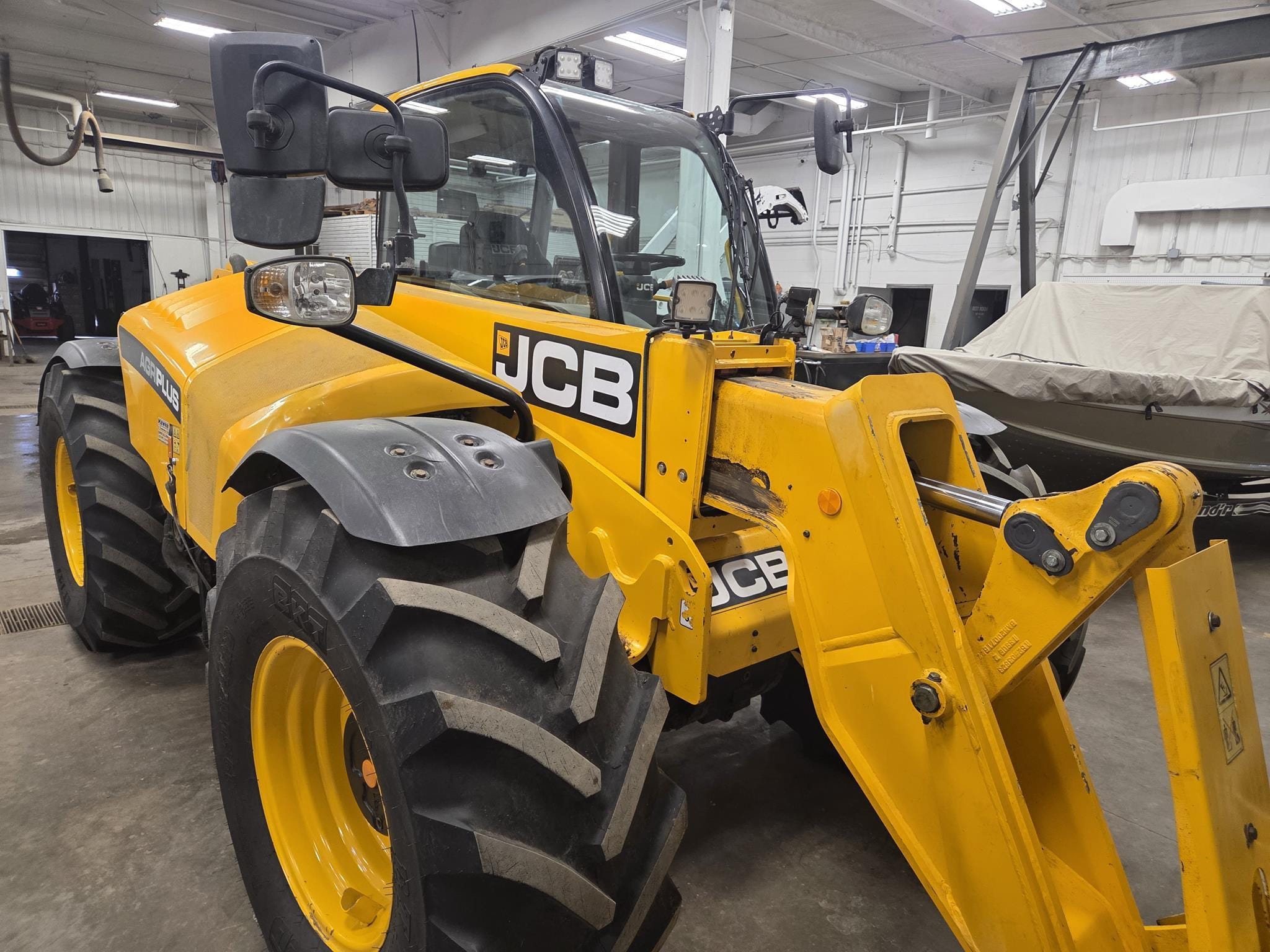 2021 JCB 542-70 Agri Plus Equipment Image0