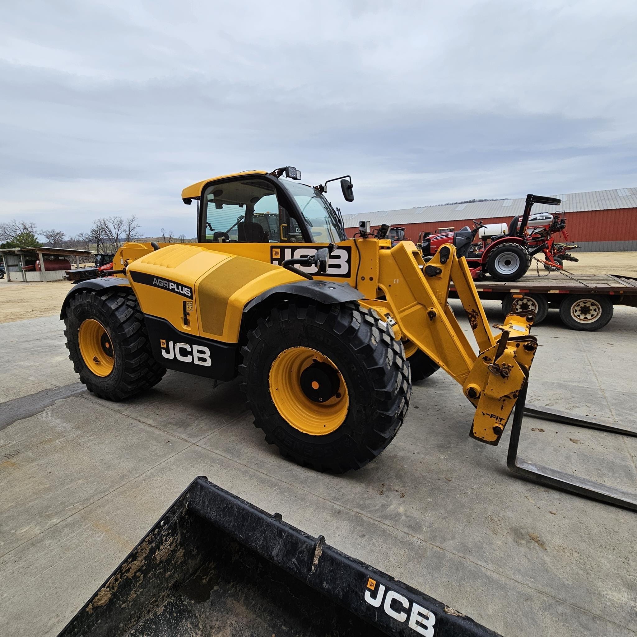 2021 JCB 542-70 Agri Plus Equipment Image0