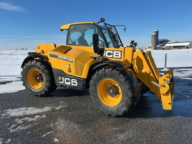 2021 JCB 542-70 Agri Plus Equipment Image0