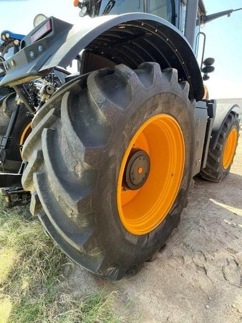 Image of JCB Fastrac 8330 equipment image 3