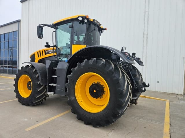Image of JCB Fastrac 8330 equipment image 4