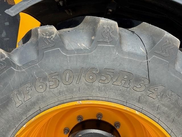 Image of JCB Fastrac 8330 equipment image 4