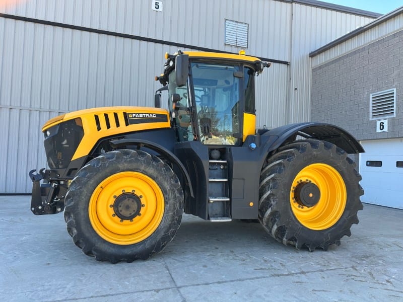 2021 JCB Fastrac 8330 Equipment Image0