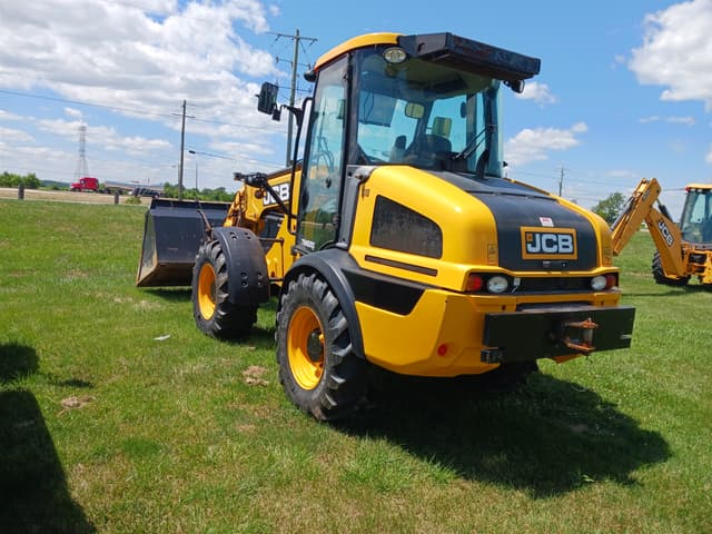 Image of JCB TM220 equipment image 3