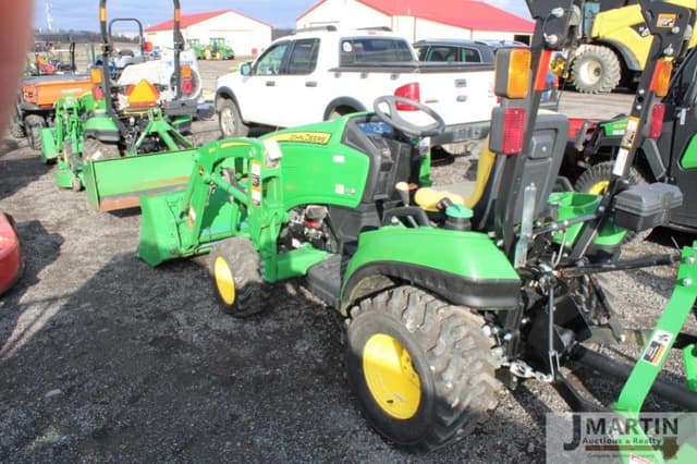 Image of John Deere 1023E equipment image 3