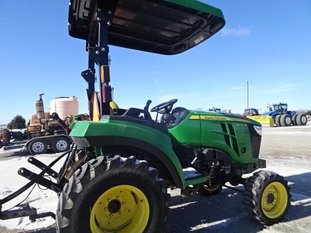 Image of John Deere 2032R equipment image 4