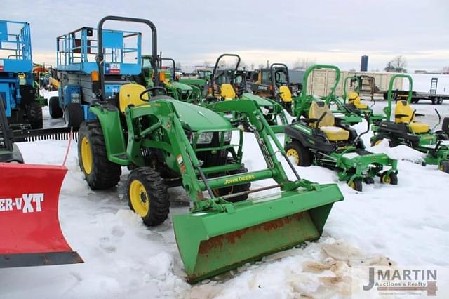 Image of John Deere 3025E equipment image 1