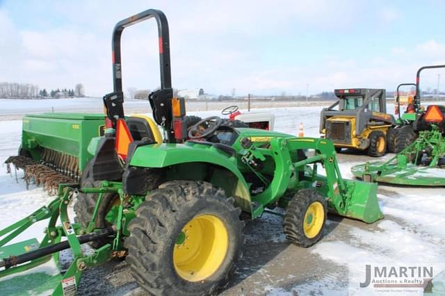 Image of John Deere 3055 equipment image 2