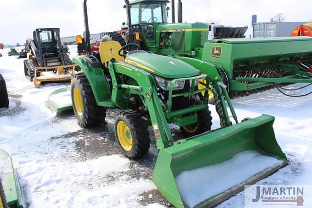 Image of John Deere 3055 equipment image 1