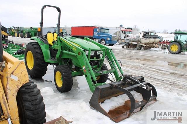 Image of John Deere 4052M equipment image 1