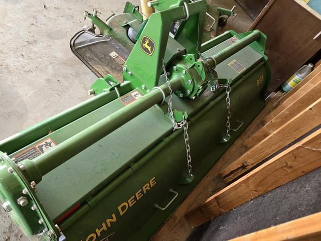 Image of John Deere 681 equipment image 1