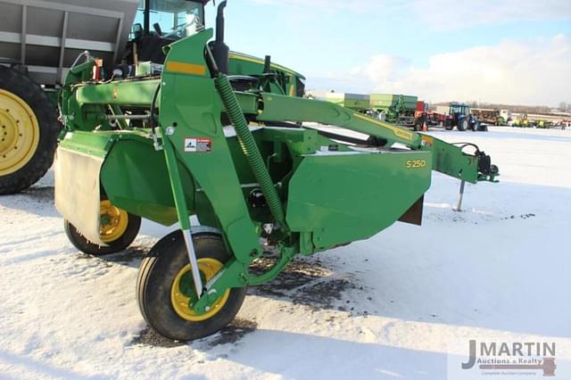 Image of John Deere S250 equipment image 2