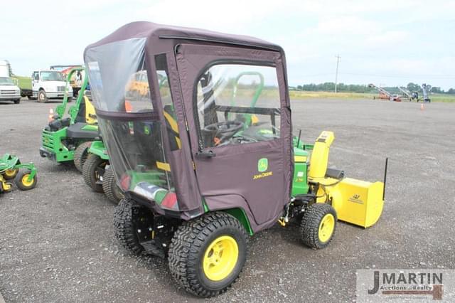 Image of John Deere X758 equipment image 2