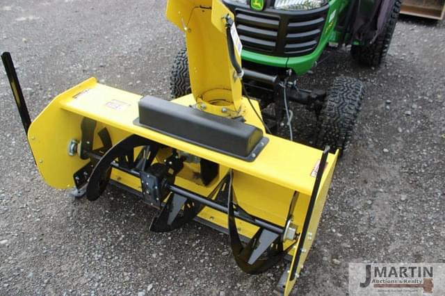 Image of John Deere X758 equipment image 4